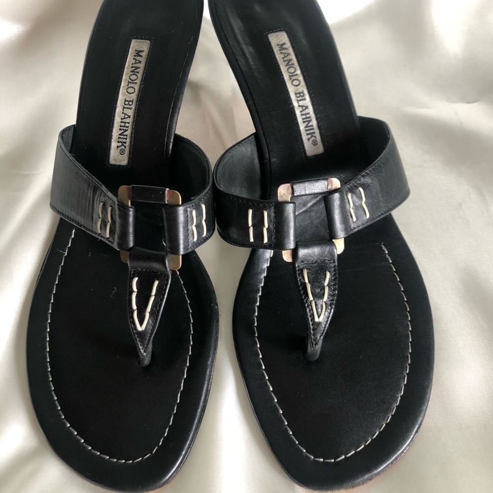 Manolo Blahnik Black 2 1/2” Sandle 39 1/2